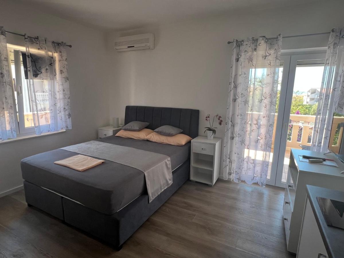 Apartments Villa Zdrava โตรกีร์ ภายนอก รูปภาพ