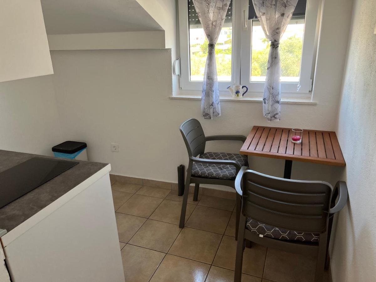 Apartments Villa Zdrava โตรกีร์ ภายนอก รูปภาพ