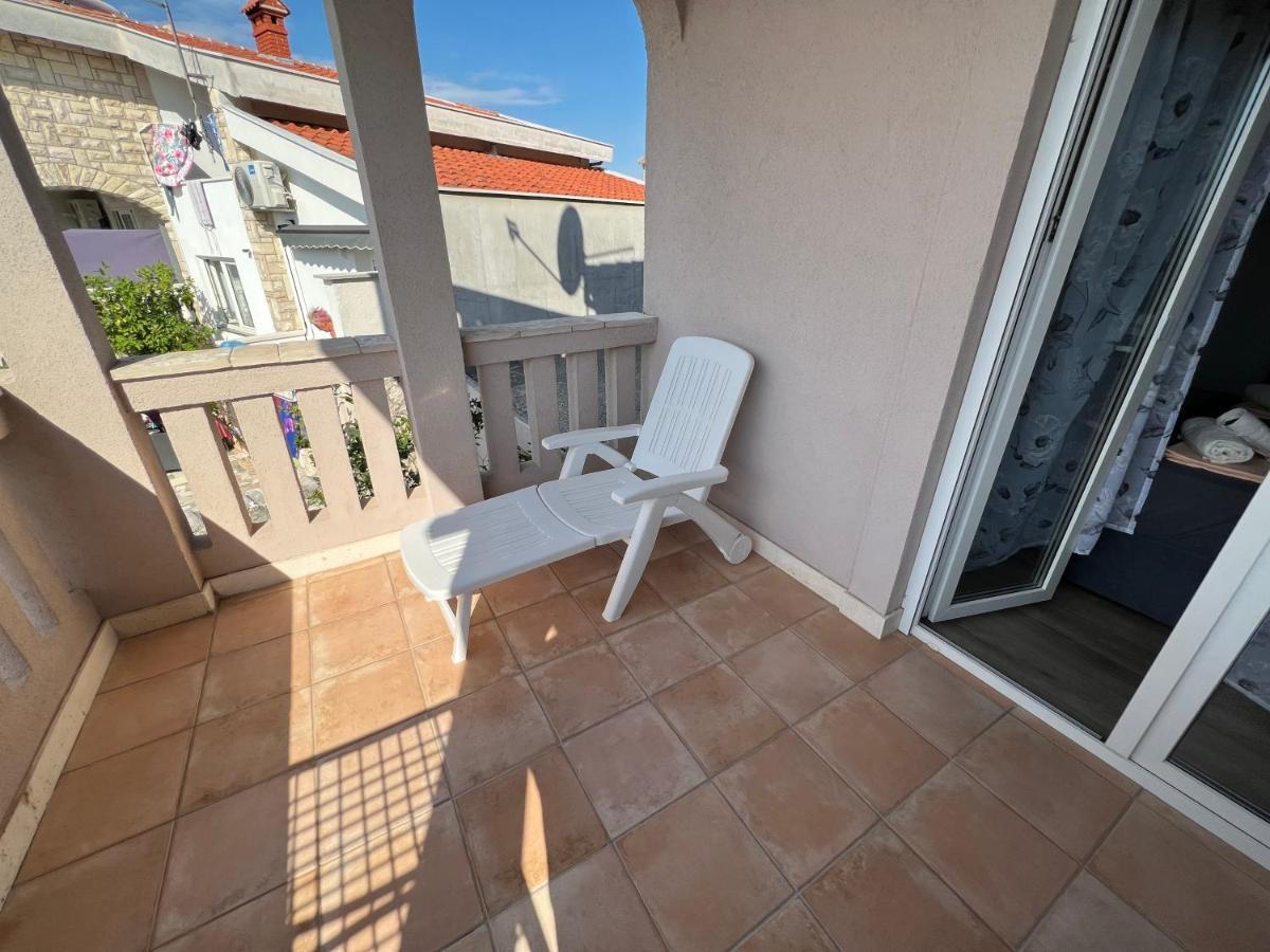 Apartments Villa Zdrava โตรกีร์ ภายนอก รูปภาพ