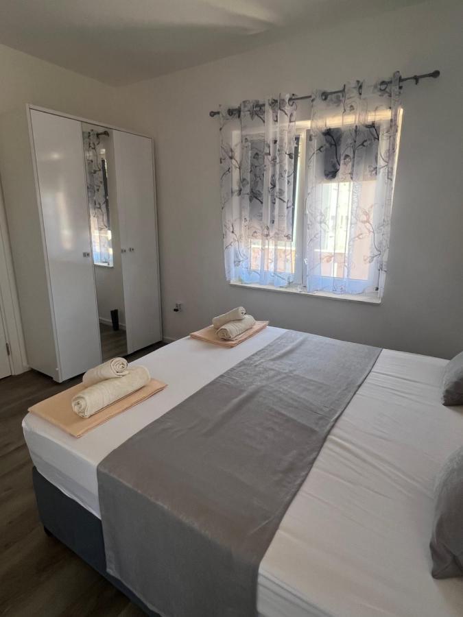 Apartments Villa Zdrava โตรกีร์ ภายนอก รูปภาพ