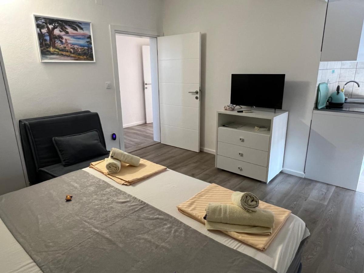 Apartments Villa Zdrava โตรกีร์ ภายนอก รูปภาพ