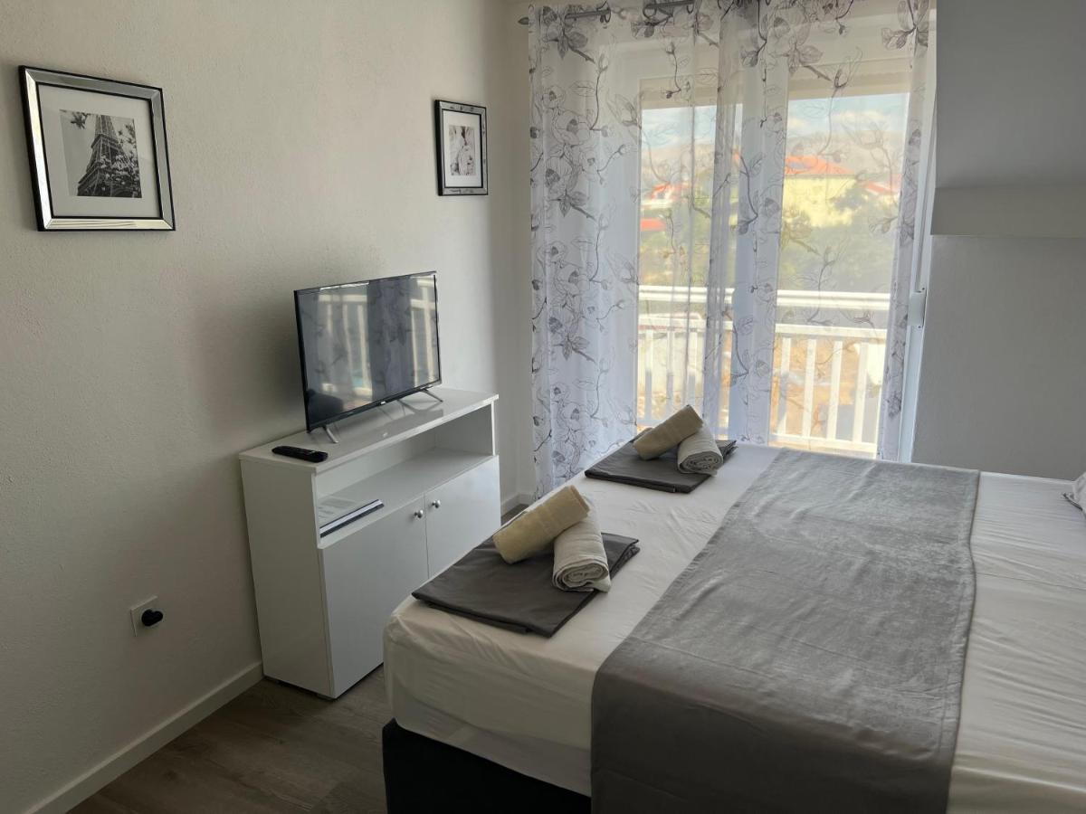 Apartments Villa Zdrava โตรกีร์ ภายนอก รูปภาพ